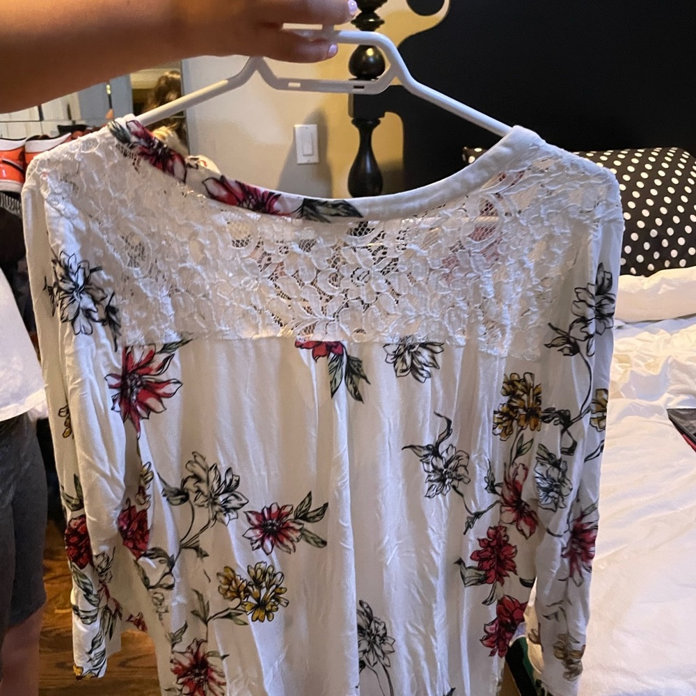 Le Chateau Floral Blouse with lace detail on back